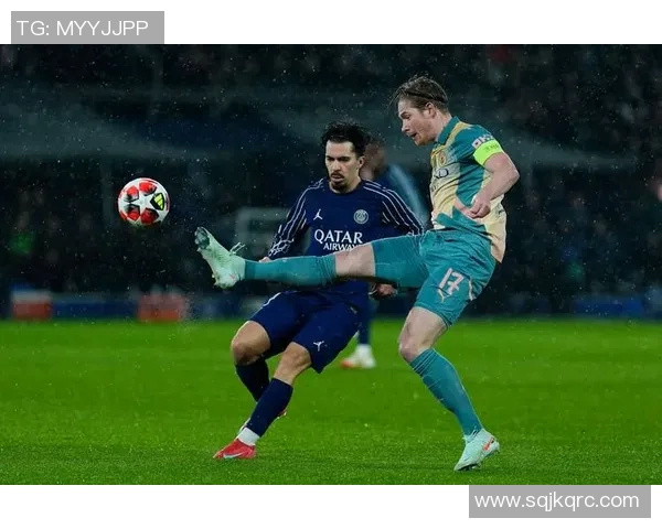 足球明星风采尽显精彩瞬间的照片集锦与背后故事分享 足球明星风采尽显精彩瞬间的照片集锦与背后故事分享